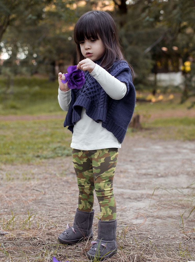 https://teenychimp.com/wp-content/uploads/2019/12/camo-green-camouflage-kids-leggings-children-744x1000.jpg